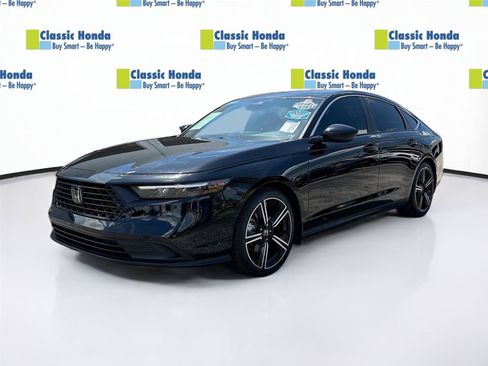 Used 2023 Honda Accord Sport image 3