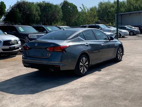 Used 2022 Nissan Altima 2.5 SV w/ SV Premium Package FWD image 7