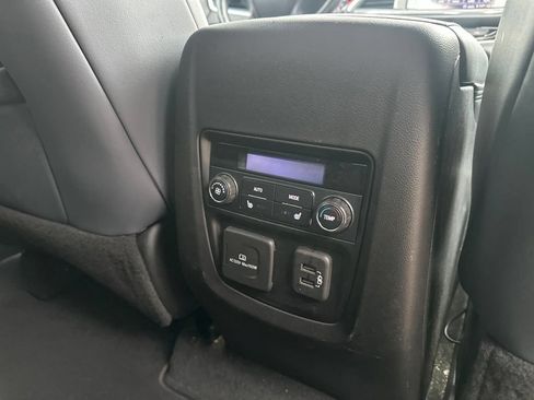 Used 2020 Buick Enclave Premium w/ Sun and Sites Package FWD image 20