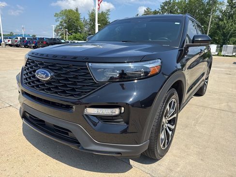Used 2023 Ford Explorer ST-Line image 3