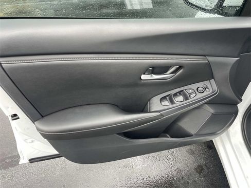 Used 2023 Nissan Sentra S image 15