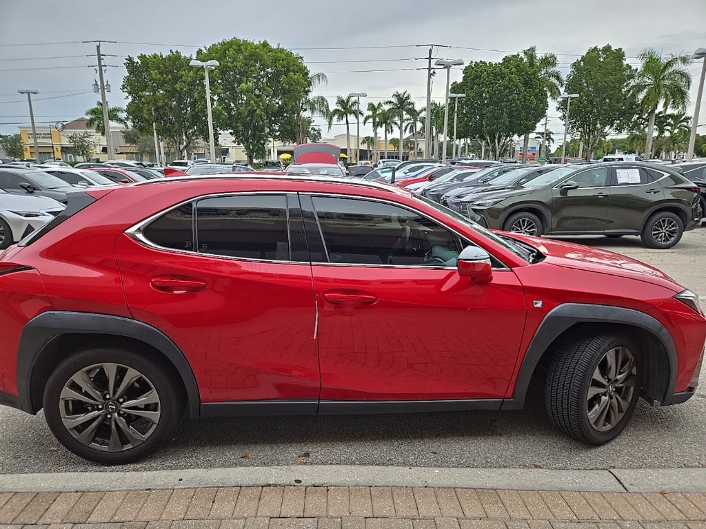 Certified 2021 Lexus UX 200 F Sport w/ Accessory Package (Z2) FWD image 3