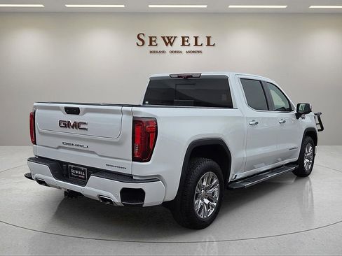 Used 2023 GMC Sierra 1500 Denali w/ Technology Package AWD/4WD image 5