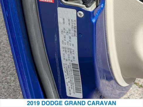 Used 2019 Dodge Grand Caravan SE w/ UConnect Hands-Free Group image 26