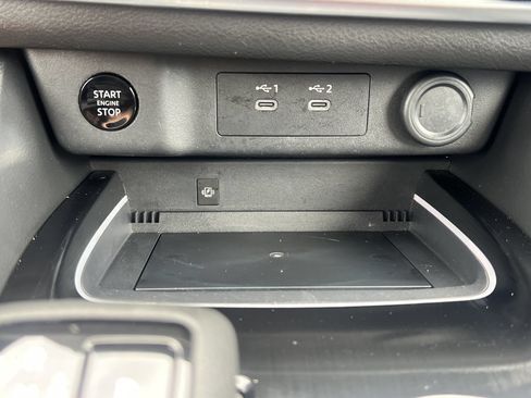 Certified 2026 Nissan Rogue SL FWD image 8