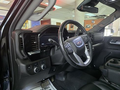 Used 2025 GMC Sierra 1500 SLT AWD/4WD image 13