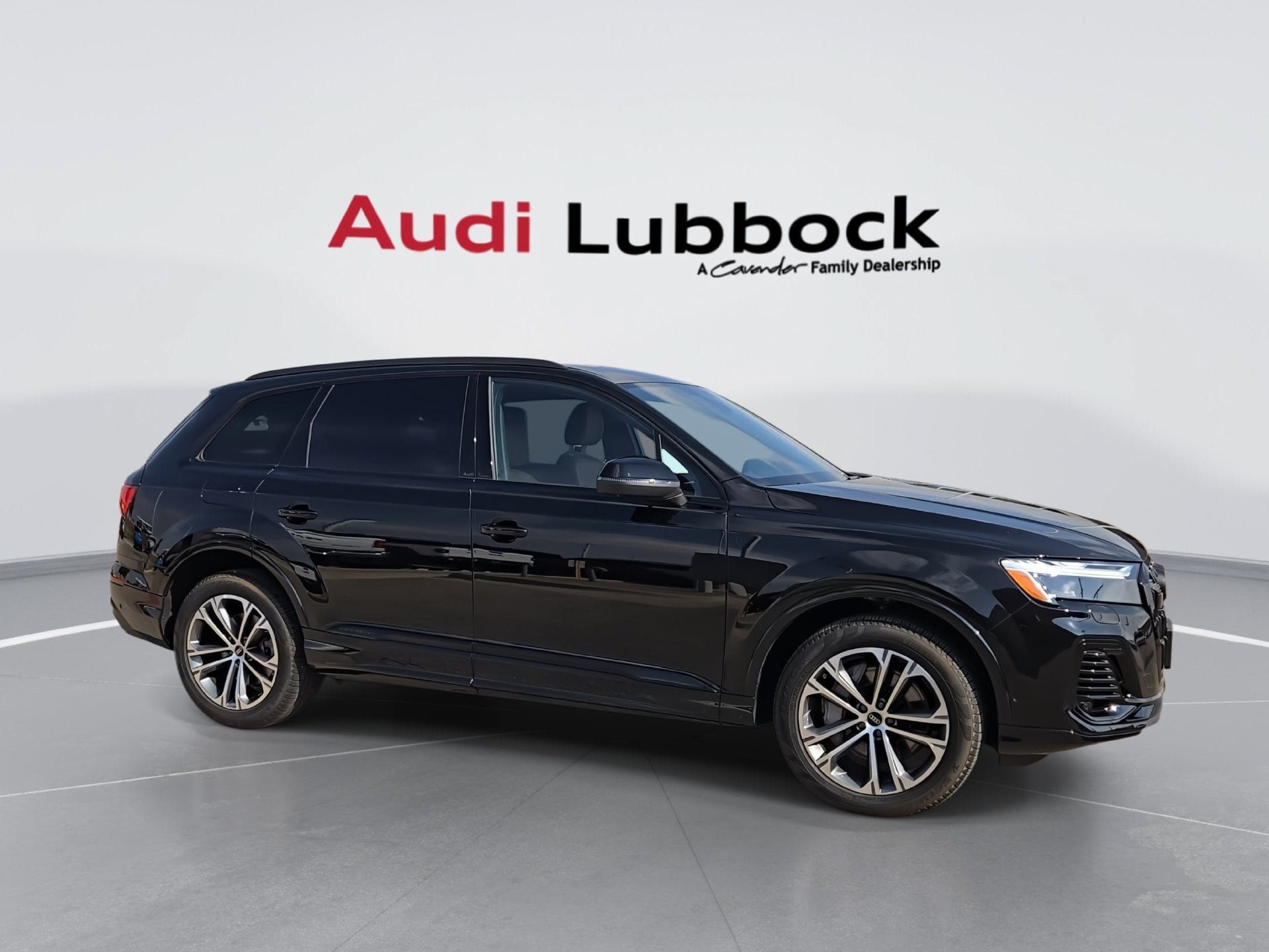 Used 2026 Audi Q7 3.0T Premium w/ Convenience Plus Package AWD/4WD image 2