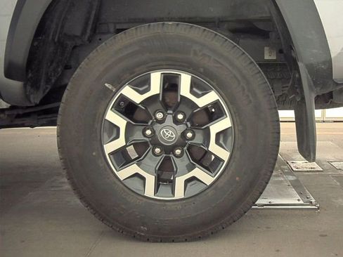 Used 2020 Toyota Tacoma TRD Off-Road image 26