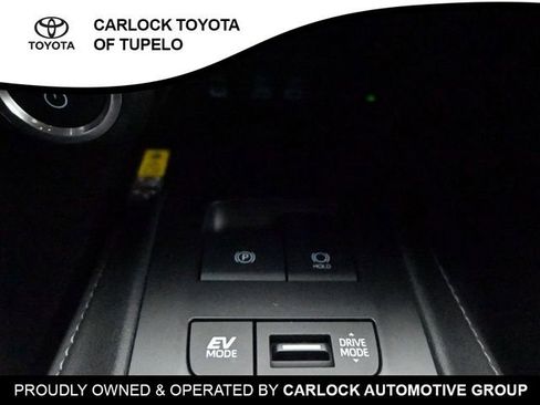 Used 2023 Toyota Venza LE image 15