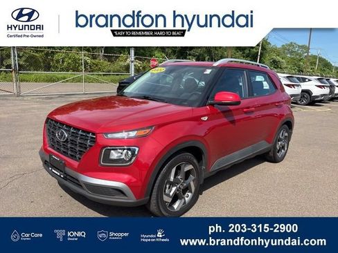 Used 2022 Hyundai Venue SEL FWD image 3
