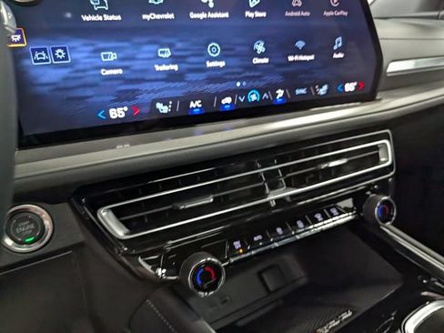 New 2026 Chevrolet Traverse LT w/ Sun and Wheel Package AWD/4WD image 24