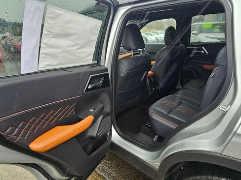 New 2025 Mitsubishi Outlander SEL image 10