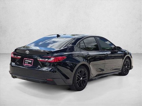 Used 2026 Toyota Camry SE FWD image 5