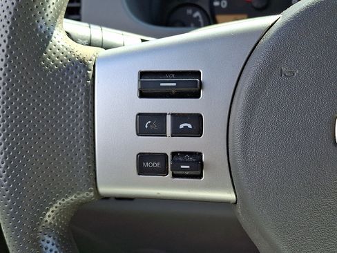 Used 2013 Nissan Frontier SV AWD/4WD image 20