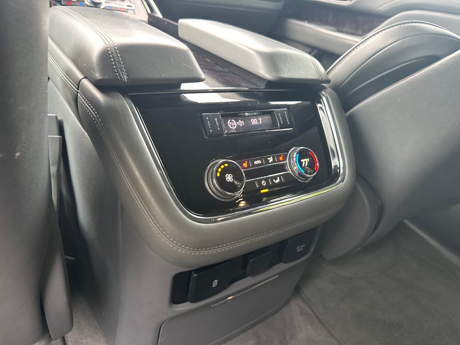 Used 2019 Lincoln Navigator Reserve AWD/4WD image 23