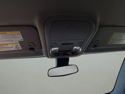 Used 2023 GMC Terrain SLT image 27