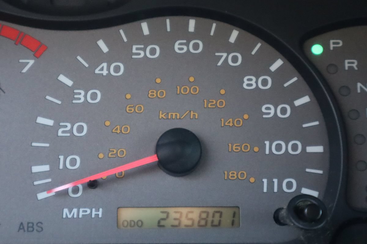 Used 2001 Toyota Sequoia SR5 AWD/4WD image 44