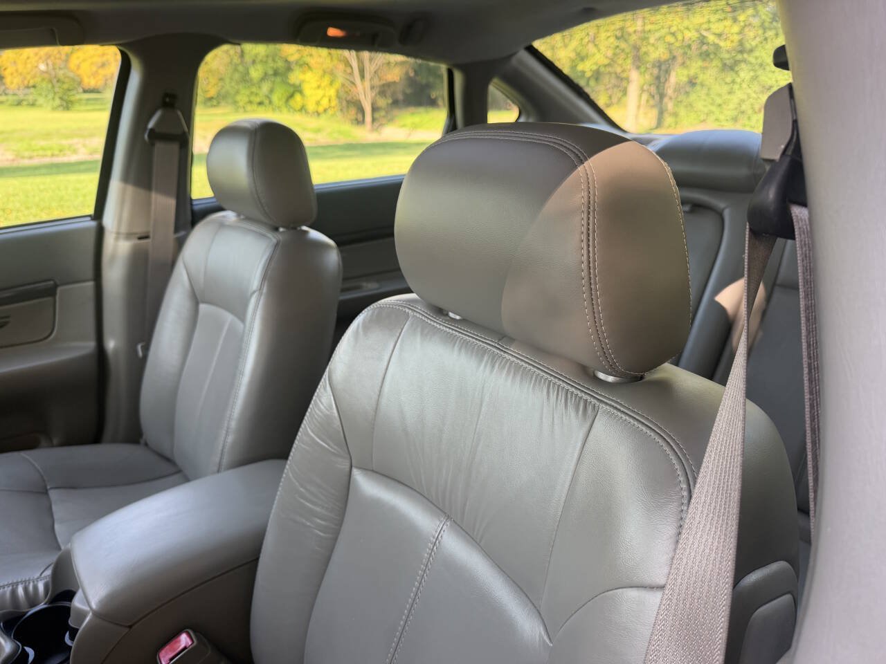 Used 2004 Chevrolet Impala SS w/ Preferred Equipment Group FWD image 10