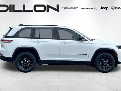 New 2026 Jeep Grand Cherokee Altitude AWD/4WD image 2