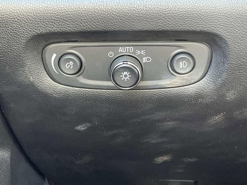 Used 2018 Chevrolet Traverse LT image 35