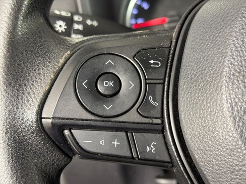 Used 2022 Toyota RAV4 XLE FWD image 24
