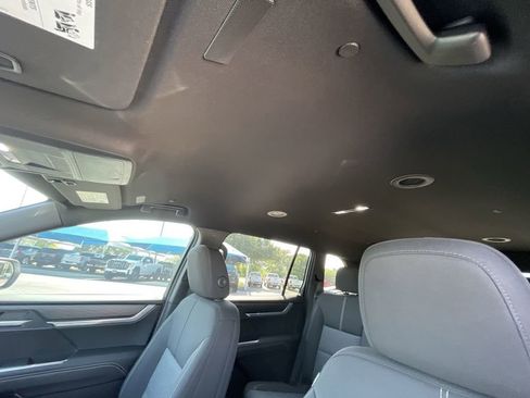 New 2026 GMC Acadia Elevation image 25