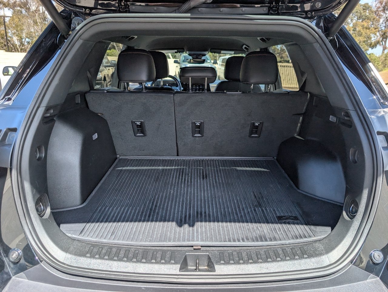 Used 2026 Chevrolet Equinox ACTIV w/ Safety and Technology Package AWD/4WD image 9