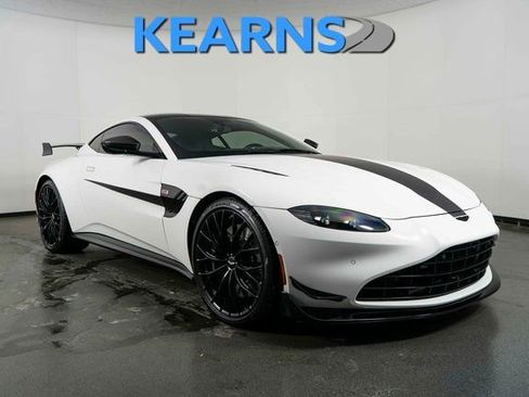Used 2022 Aston Martin V8 Vantage Coupe image 1