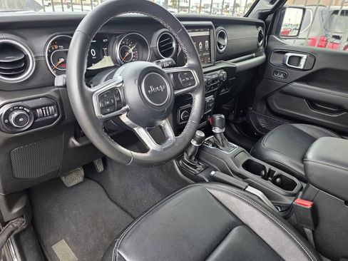 Used 2022 Jeep Wrangler Unlimited Sahara image 10