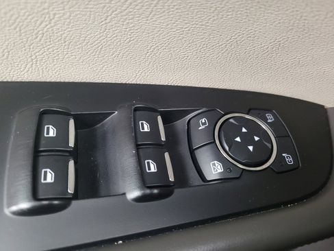 Used 2016 Lincoln MKX Reserve w/ Climate Package image 27