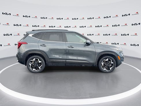 Used 2024 Kia Seltos EX AWD/4WD image 9
