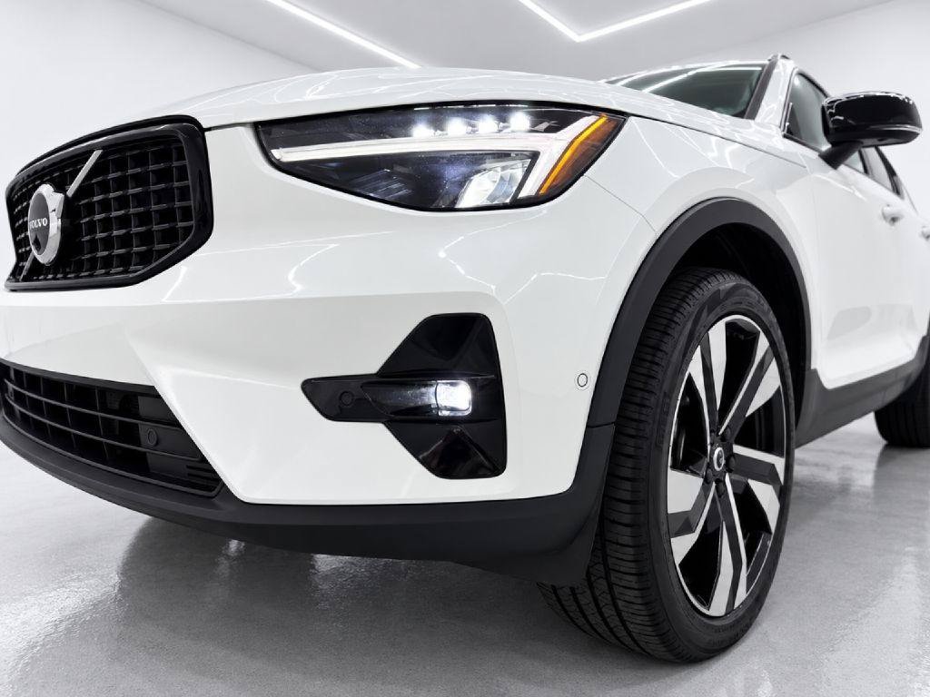 Used 2024 Volvo XC40 B5 Plus w/ Protection Package Premier AWD/4WD image 37