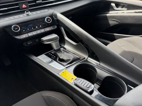 Used 2023 Hyundai Elantra SEL w/ Convenience Package FWD image 24
