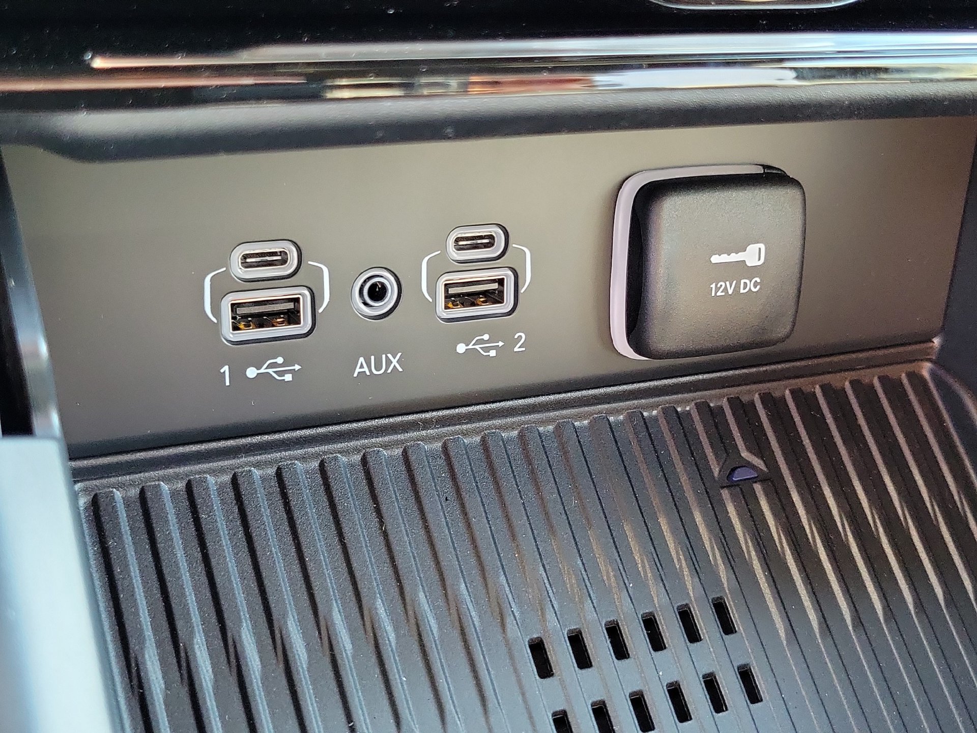 New 2026 Jeep Grand Cherokee Altitude AWD/4WD image 11