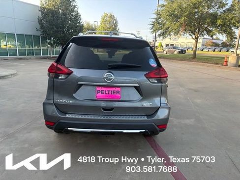Used 2019 Nissan Rogue S w/ Special Edition Package FWD image 9