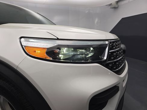 Used 2021 Ford Explorer XLT image 10