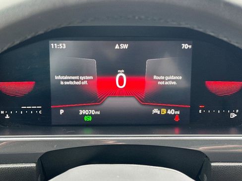 Used 2022 Volkswagen Tiguan SE R-Line image 30