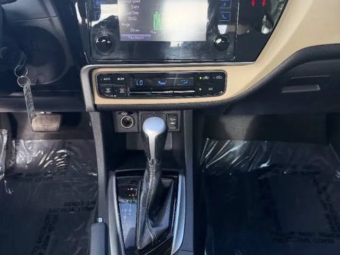 Used 2019 Toyota Corolla LE FWD image 16