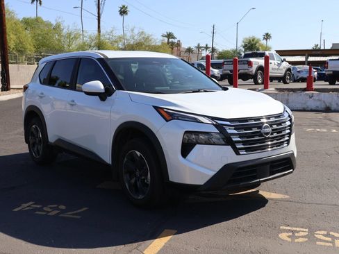 Used 2026 Nissan Rogue SV FWD image 1