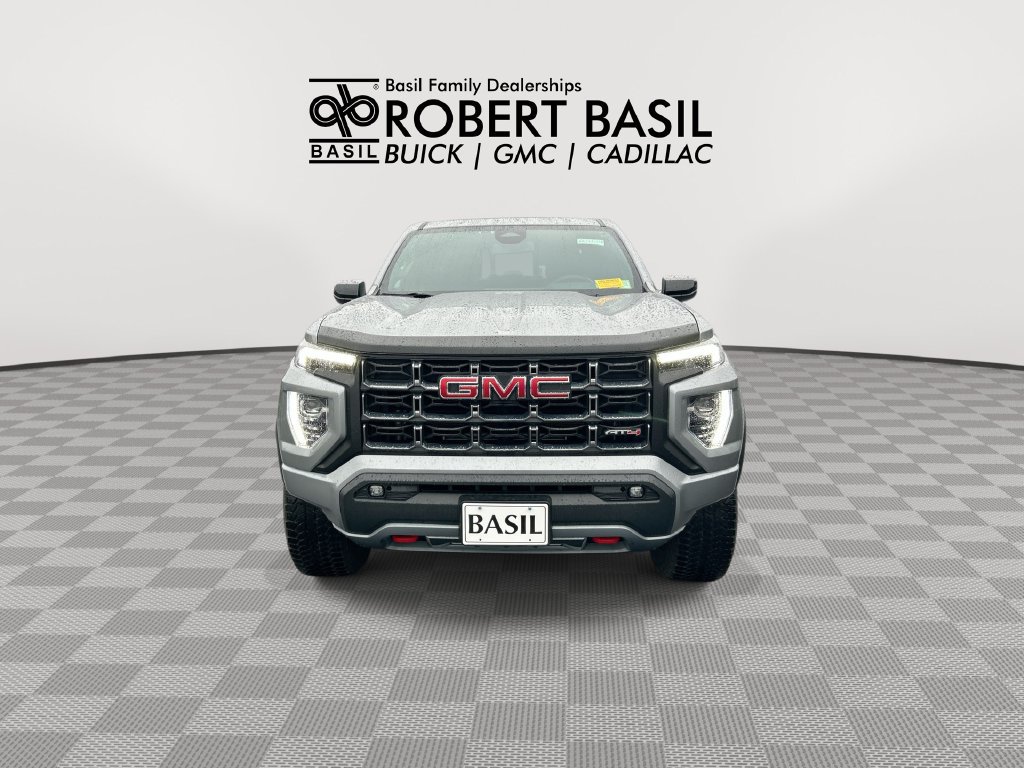 Used 2024 GMC Canyon AT4 w/ AT4 Premium Package AWD/4WD image 3