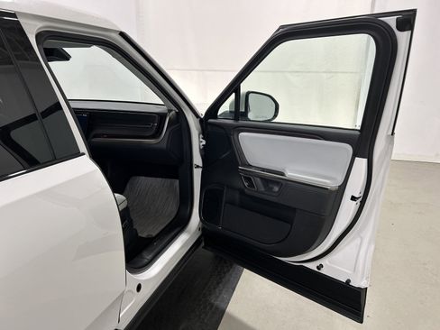 Used 2023 Rivian R1T Adventure image 18