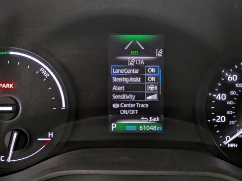 Used 2024 Toyota Sienna LE image 6