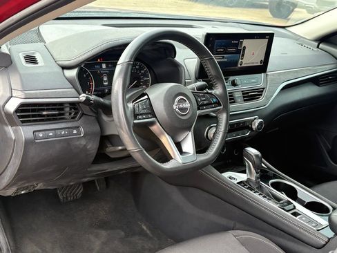Certified 2024 Nissan Altima 2.5 SV w/ SV Premium Package FWD image 8