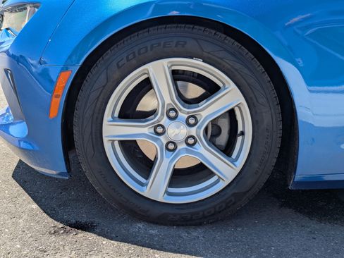 Used 2018 Chevrolet Camaro LT RWD image 42