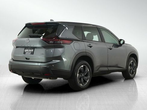 Used 2025 Nissan Rogue SV image 5