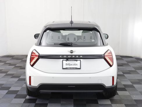 New 2026 MINI Cooper 4-Door Hardtop FWD image 17