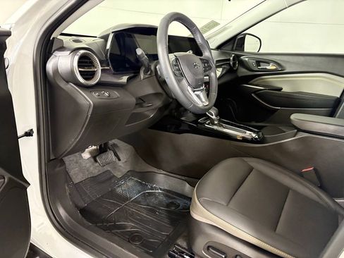 Used 2026 Chevrolet Trax ACTIV w/ Sunroof Package image 21