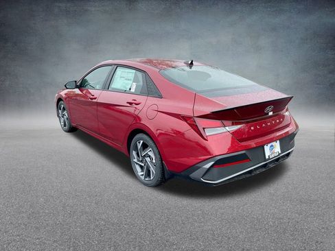 Used 2025 Hyundai Elantra Sport image 29