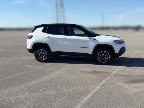 New 2026 Jeep Compass Trailhawk image 14