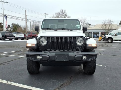 Certified 2022 Jeep Gladiator Willys image 8